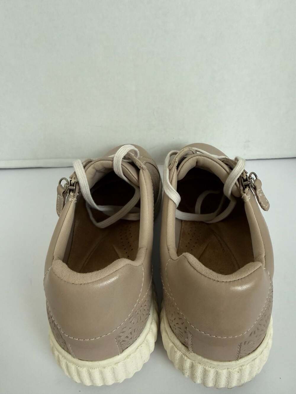 Clarks - Picture 6 of 8